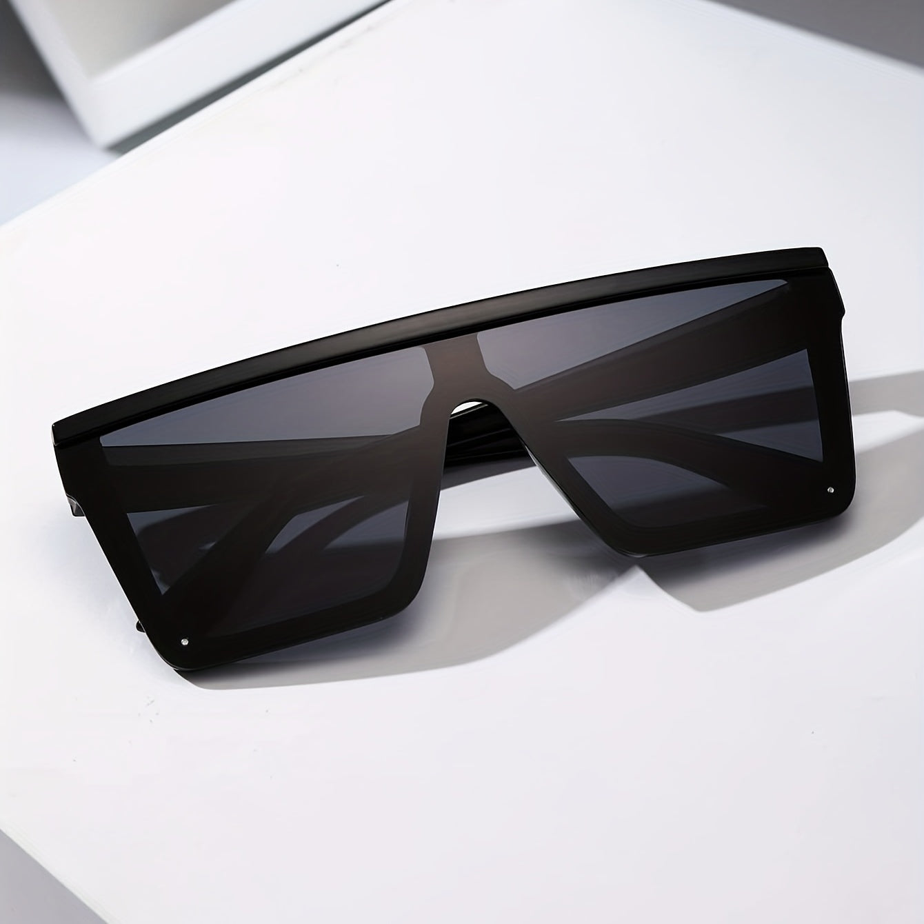 Square Frame Sunglasses UV400 Rivet Decor Minimalist Outdoor Eyewear
