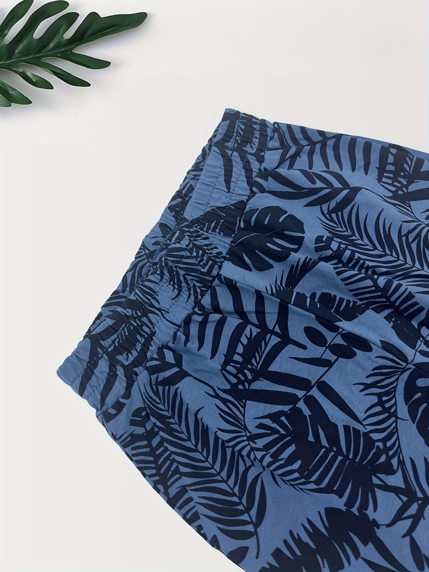 2pcs Tropical Leaf Coconut Tree Print Boys Comfortable Shorts