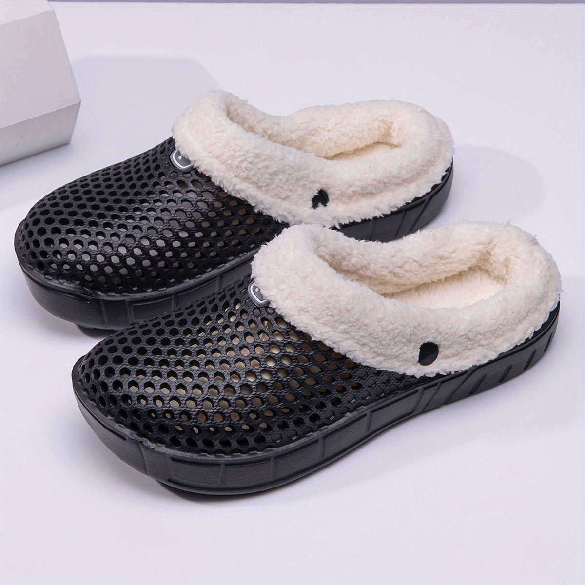 Women's Plush Lined Slip On Clogs - Cozy & Chic Shoes