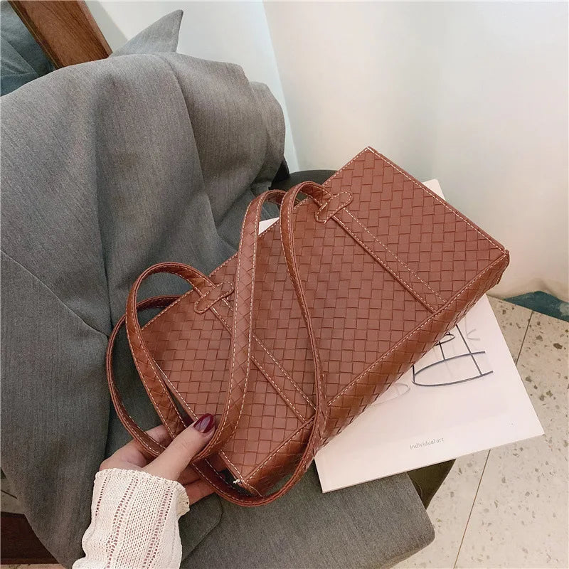 Woven Handbags Women Bales Tide Weave Hand Shoulder Lady Retro Solid Purse Small