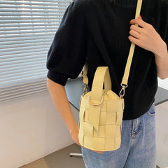 2021Woven Women's Bucket Bag Shoulder Bag PU Leather Crossbody Bag Toth Bag
