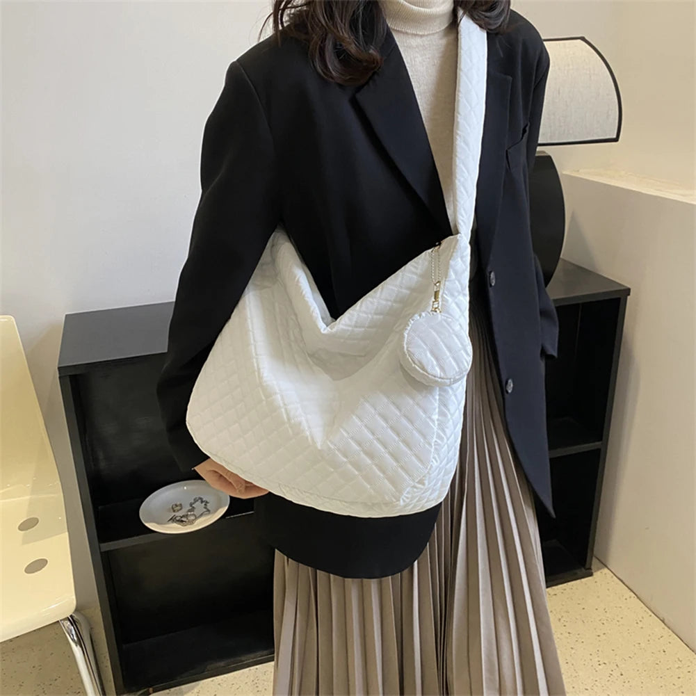 Lattice Pattern Shoulder Bag with Large Capacity