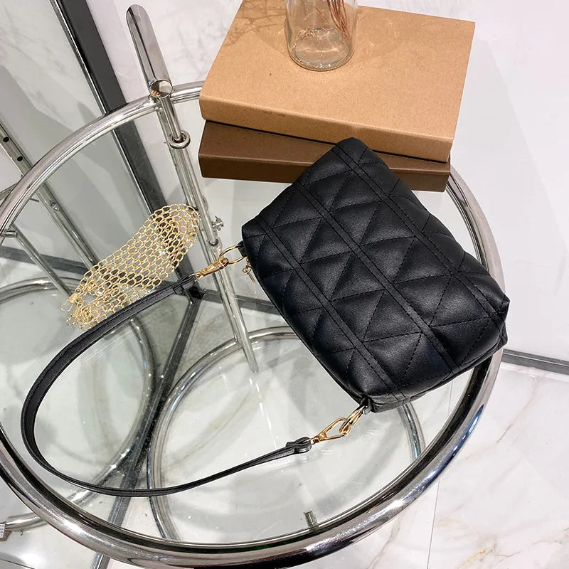 Embroidered Bag Rhombic Chain Small Fresh Shoulder Messenger Bag