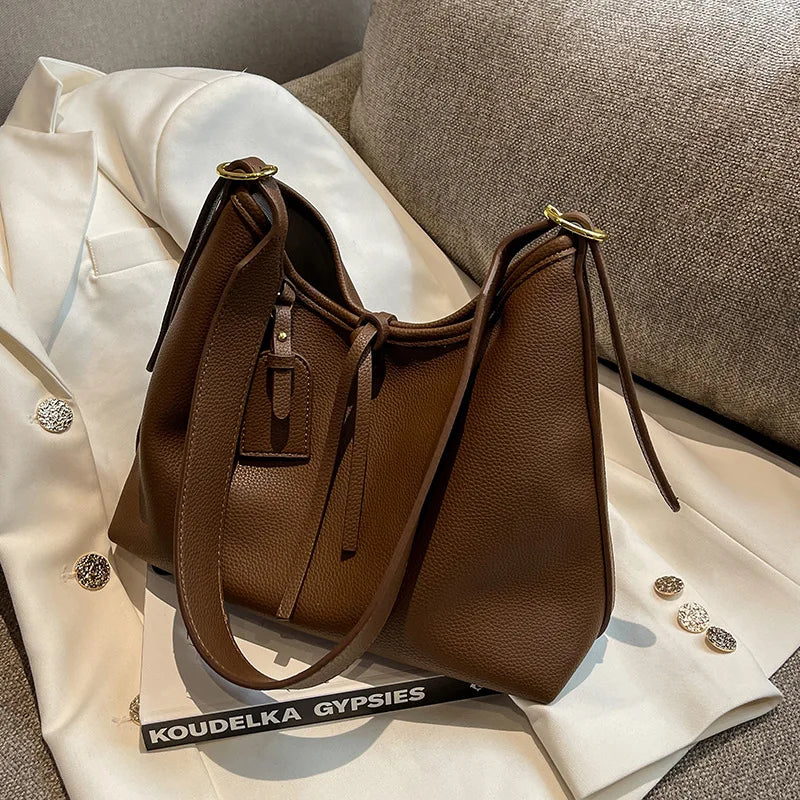 2022 Autumn Winter Retro Large Capacity Shoulder Bag