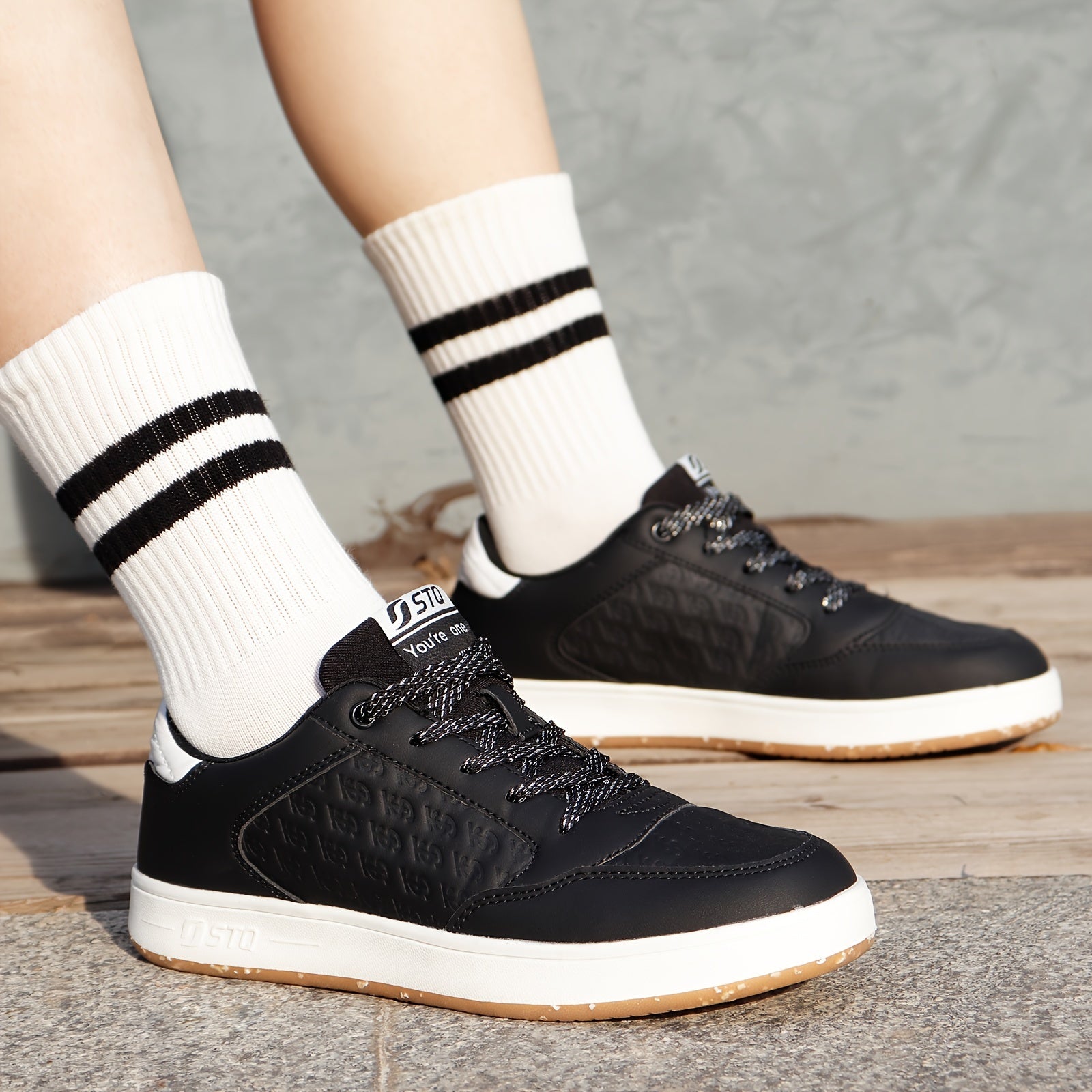 Women's Lace up Comfort Skate Shoes, Non-Slip Outdoor Footwear