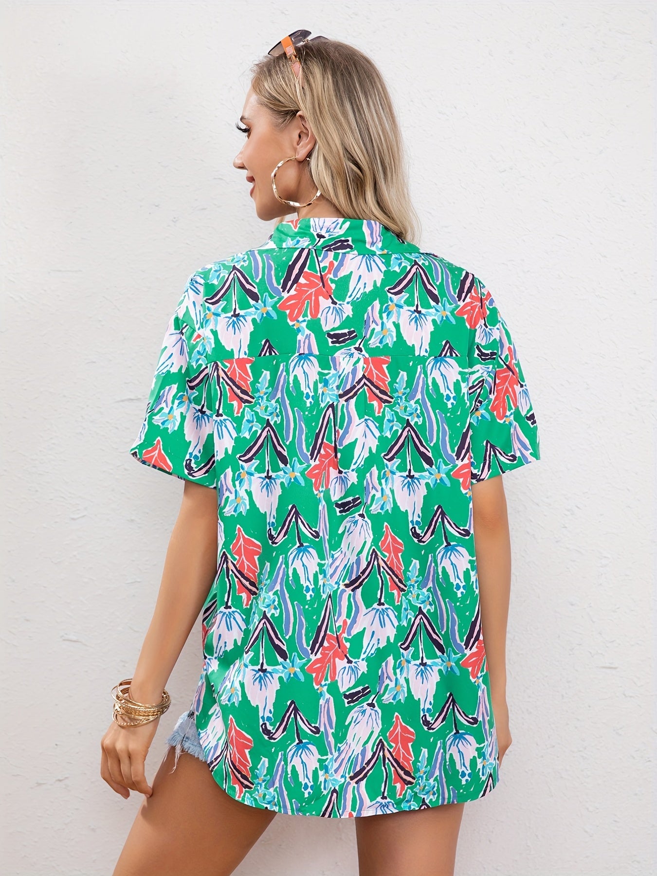  Vacay Blouse Women's Plus Allover Print Short Sleeve
