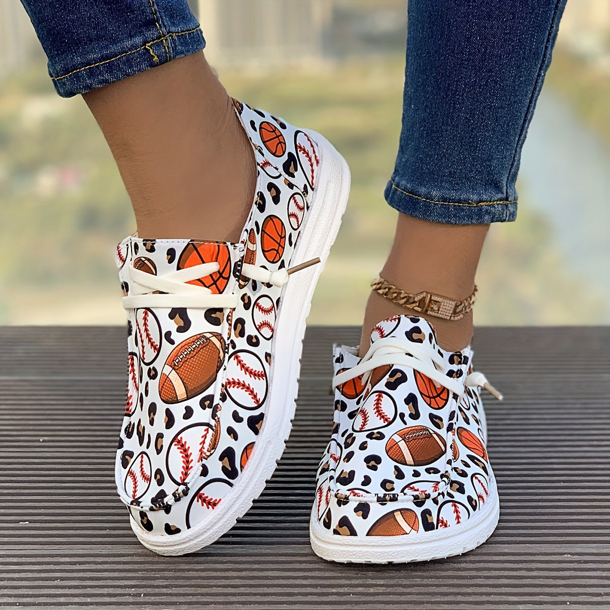 Women's Sports Pattern Lace-up Skate Shoes