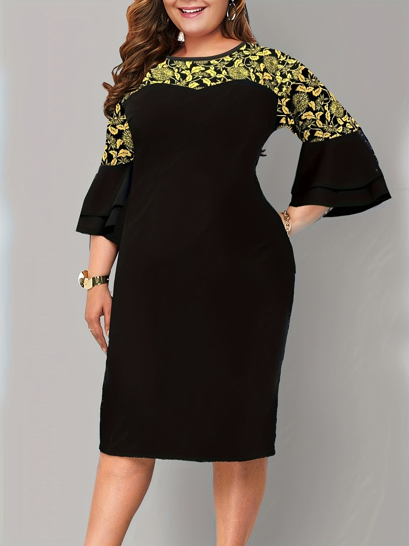  Floral Print Bell Sleeve Bodycon Dress