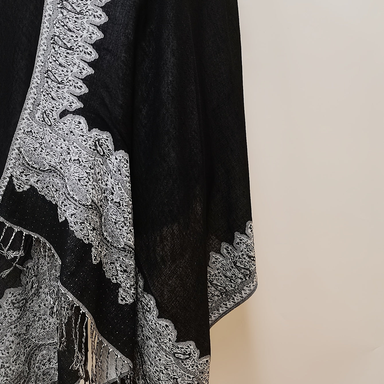 Large Tassel Scarf Jacquard Vintage Shawl Windproof Wrap