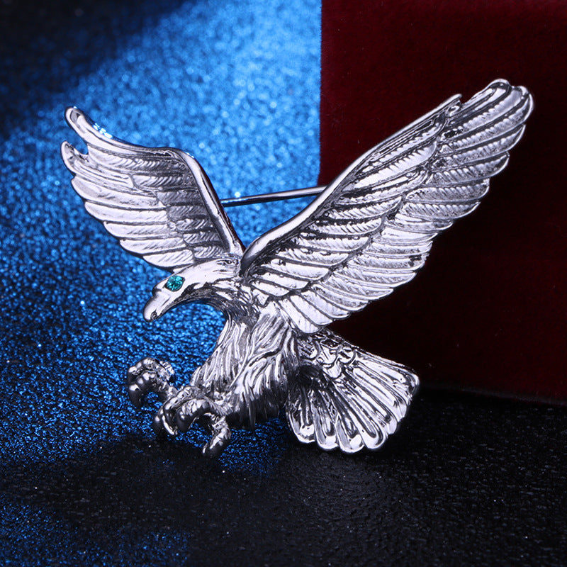 Vintage Eagle Brooch Men's Domineering Animal Pin Rhinestone Wings Chain Brooch