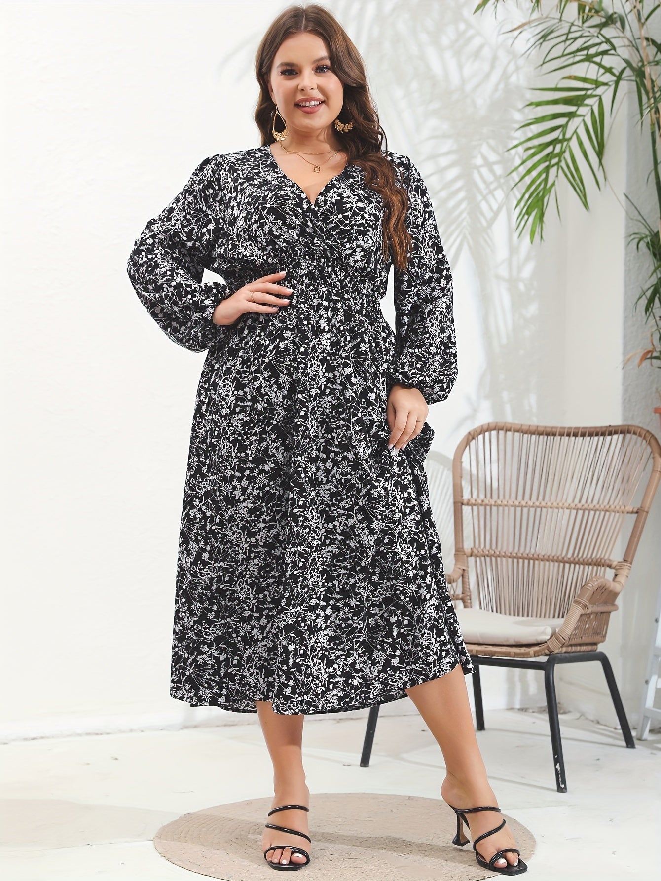 Women's Plus Ditsy Print Long Sleeve V Neck Nipped Waist Dress