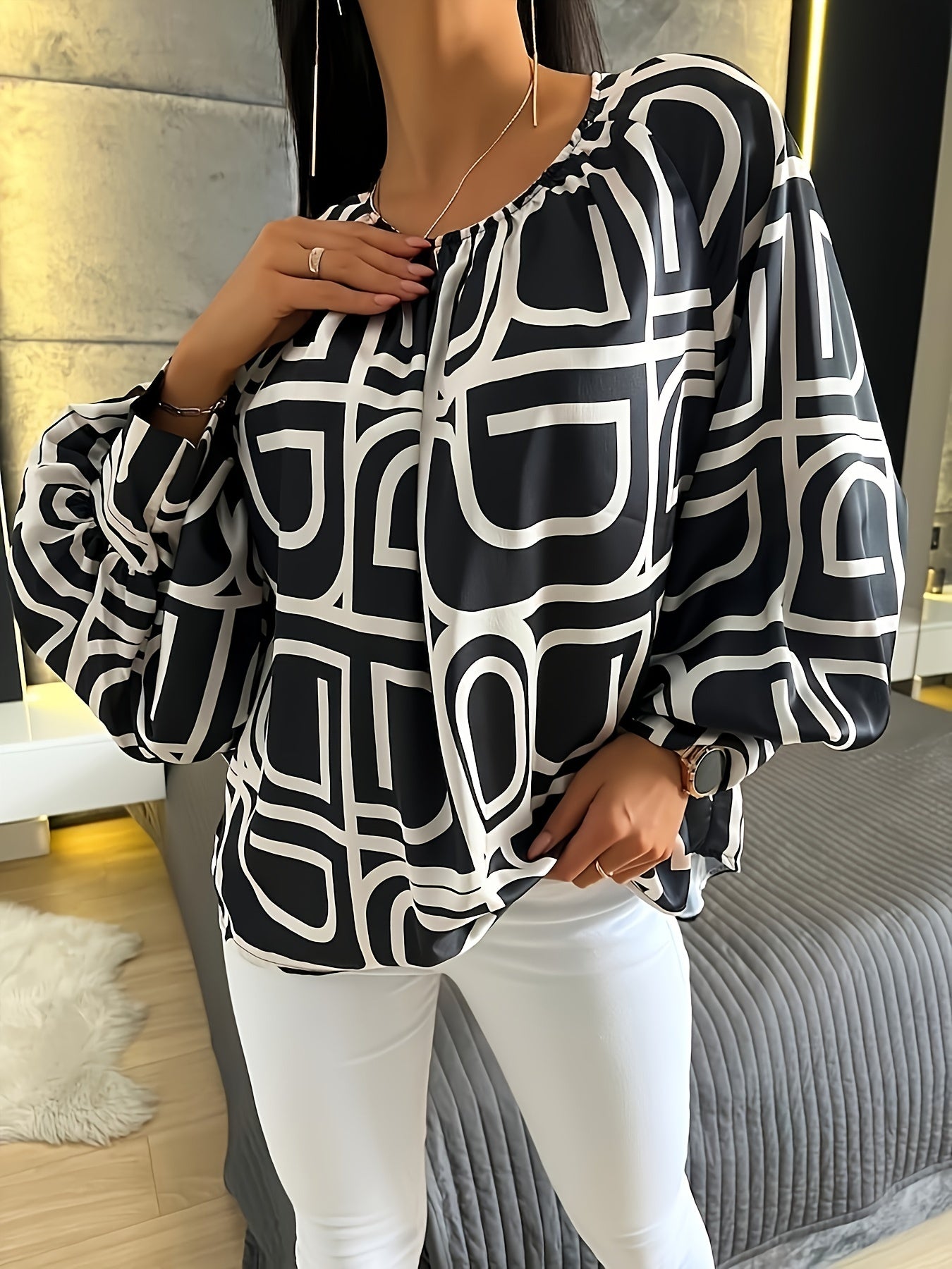  Geometric Print Lantern Sleeve Round Neck Top
