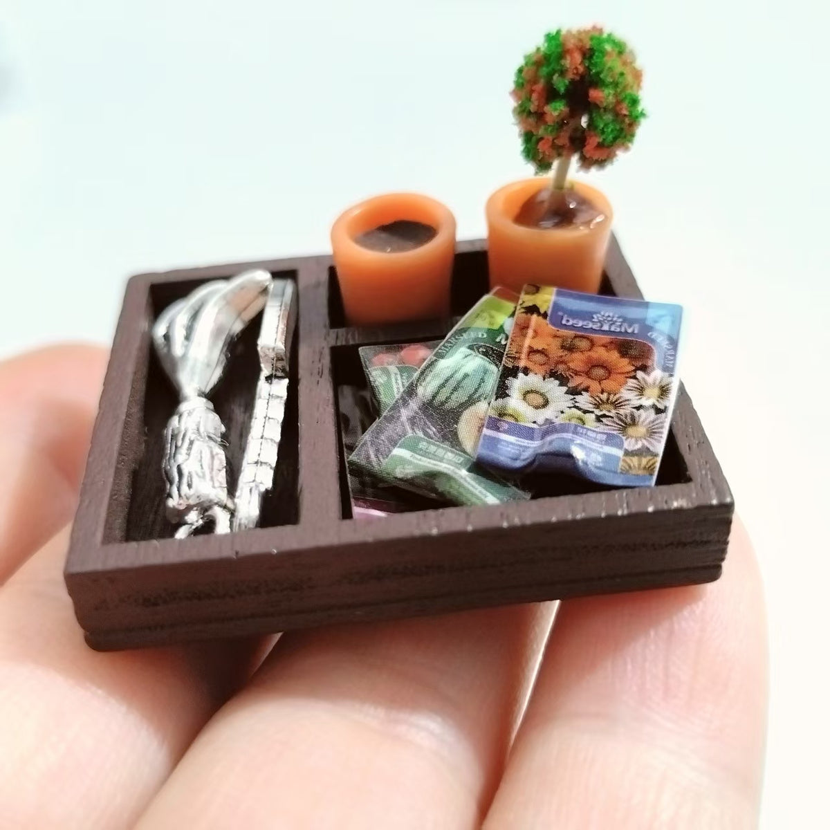 Mini Resin Dollhouse Gardening Set with Wood Base
