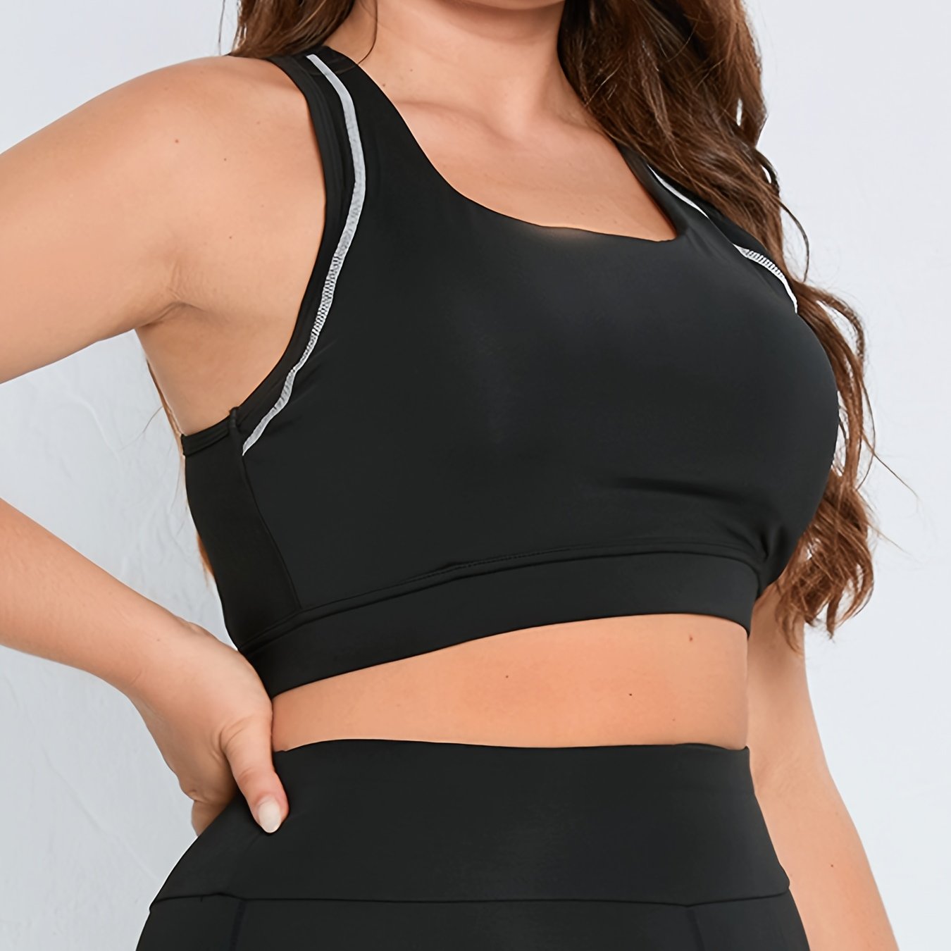  Colorblock Round Neck Cut Out Sports Bra