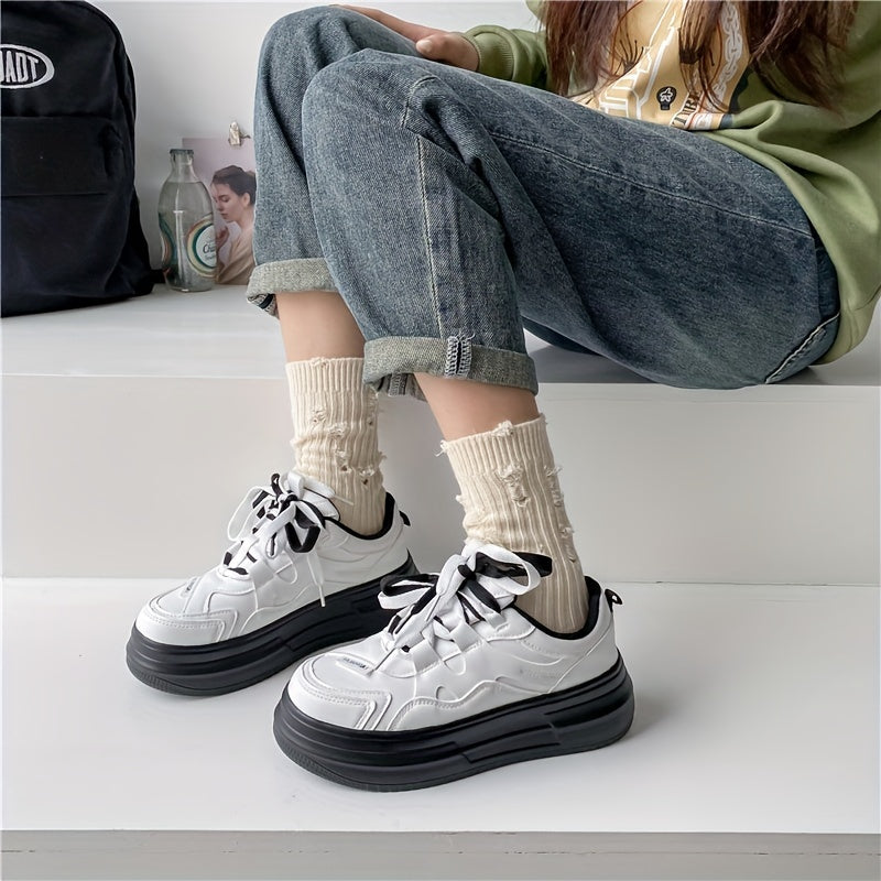 Women's Platform Skate Shoes Round Toe Lace Up Low Top Sneakers