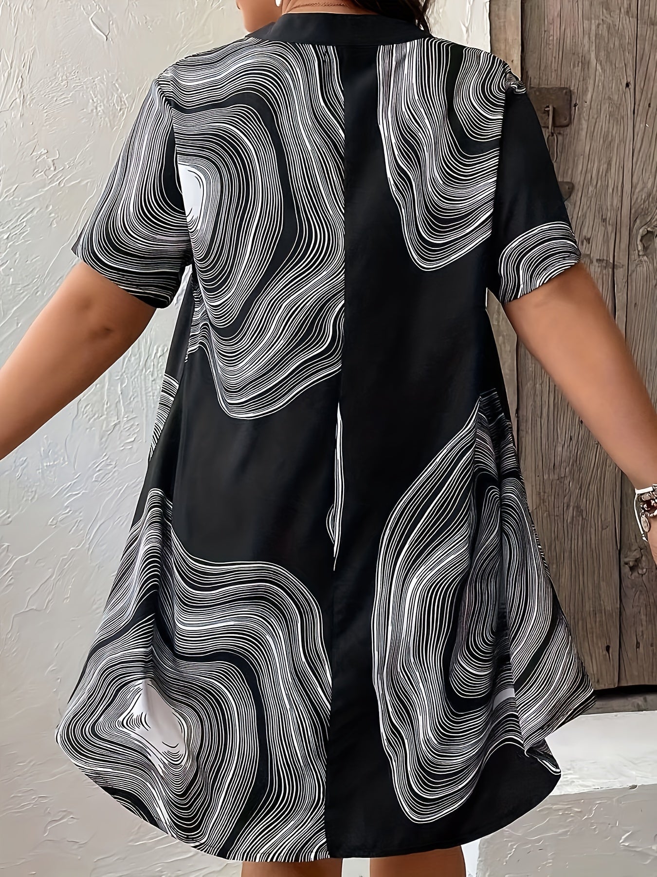  Abstract Print Short Sleeve Notched Neck Tunic Top