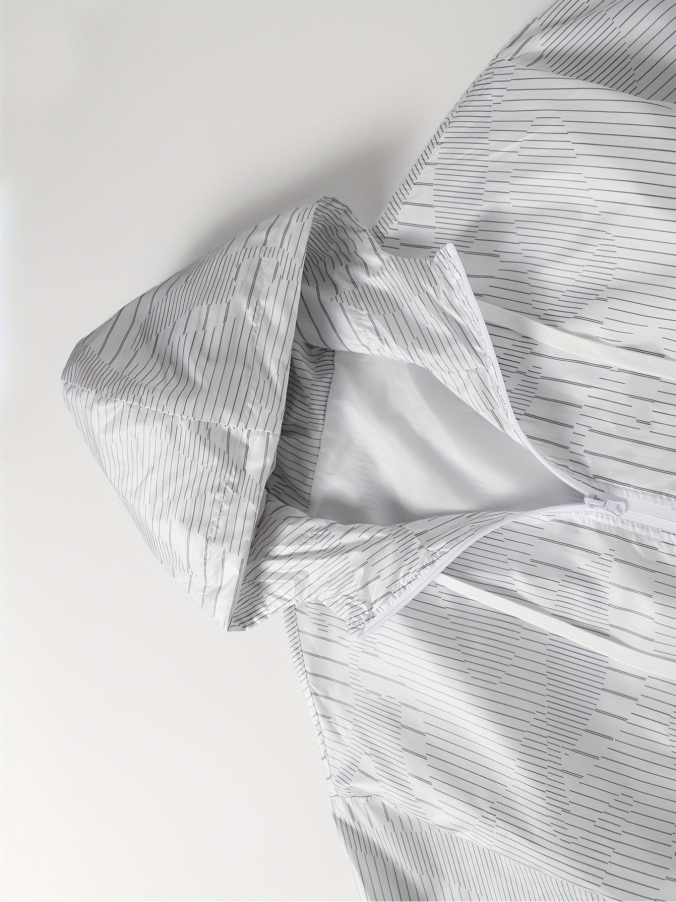 Men's Breathable Sunscreen Windbreaker Hooded Jacket