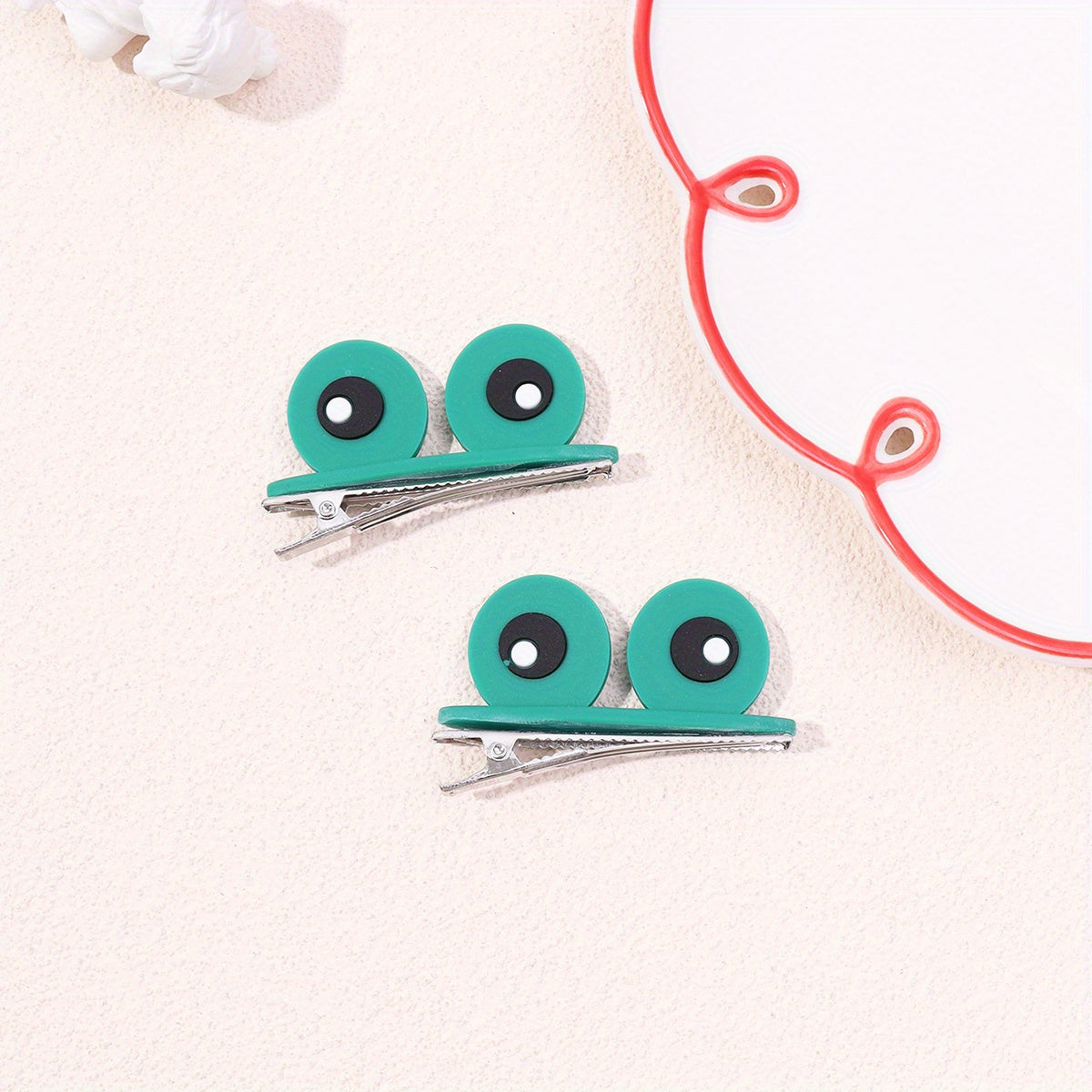 2pcs Cartoon Flog Eyes Decor Hair Clip for Girls