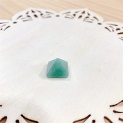 14mm Crystal Pyramid Carving Healing Stones Colorful Reiki Handicraft