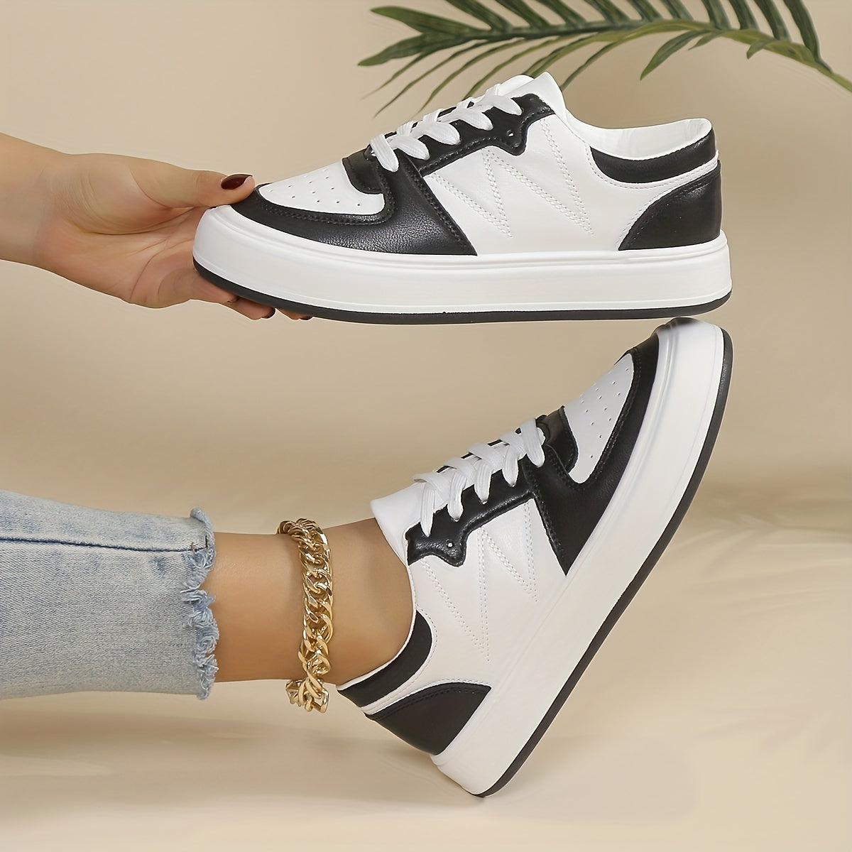 Women's Breathable Skate Shoes Casual Lace Up Outdoor Shoes