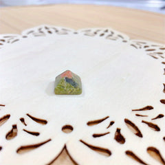 14mm Crystal Pyramid Carving Healing Stones Colorful Reiki Handicraft