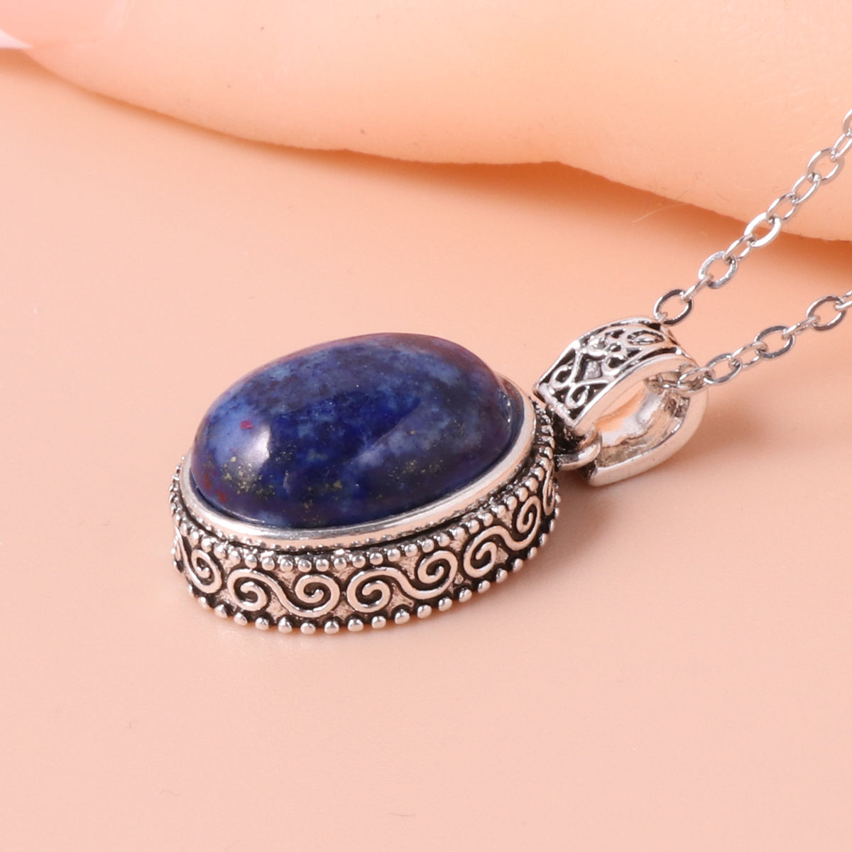 Vintage Oval Side Carved Necklace
