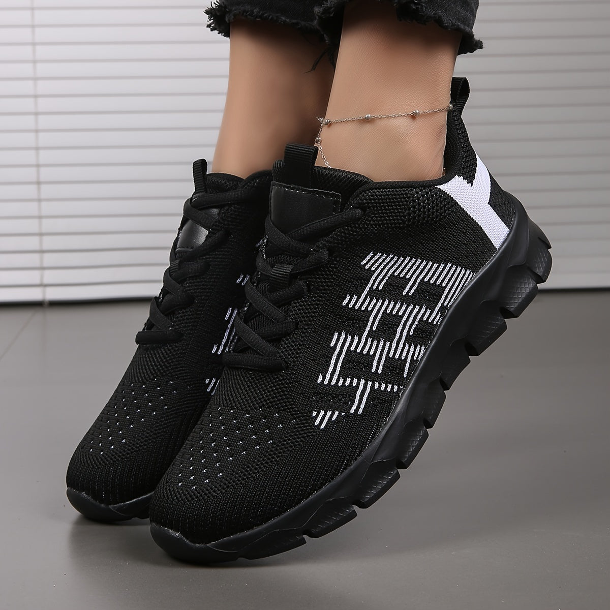 Breathable Flying Woven Running Shoes Wear Resistant Non Slip Sneakers
