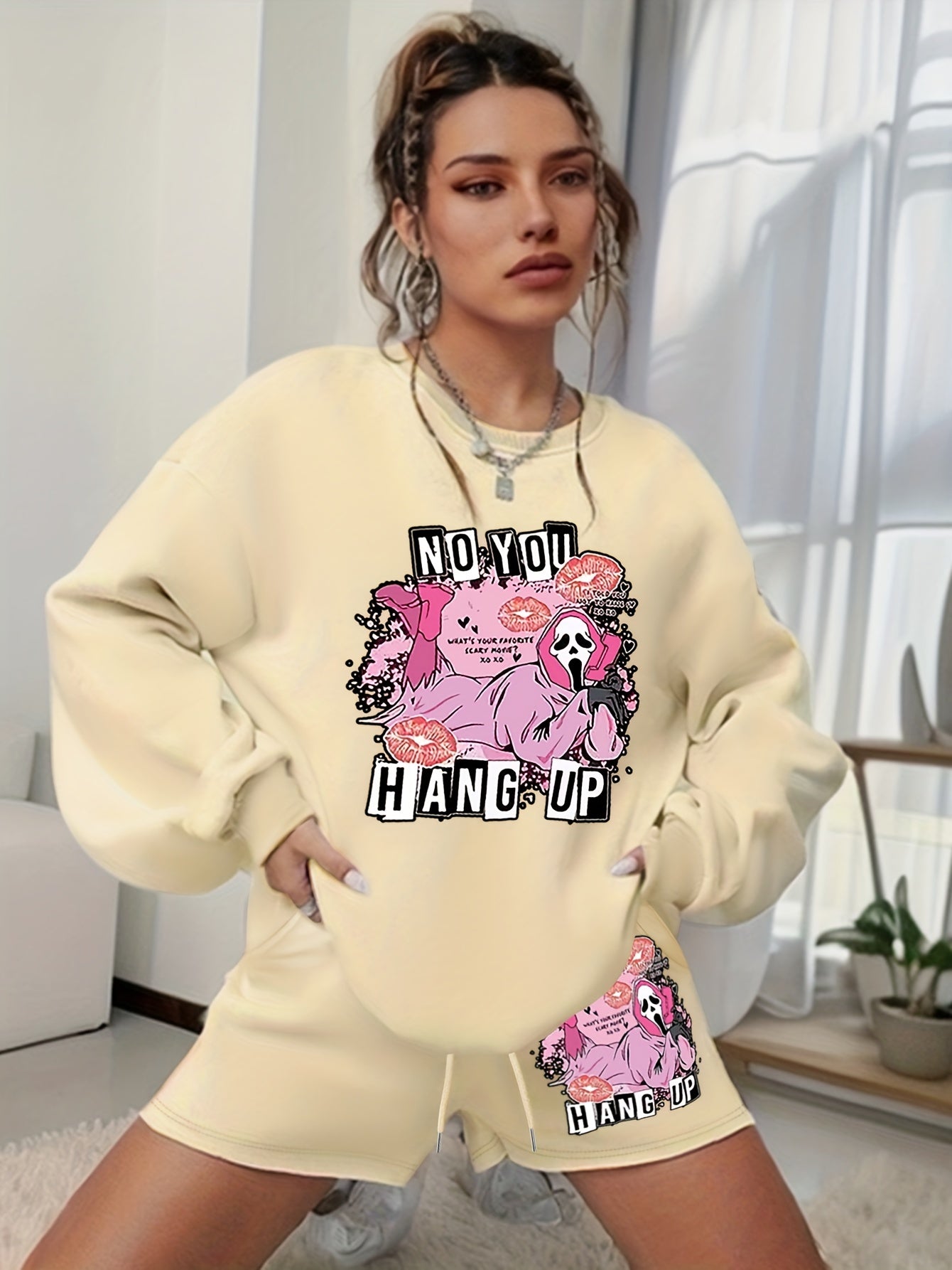  Women's Halloween Graphic Print Sweatshirt & Shorts Set