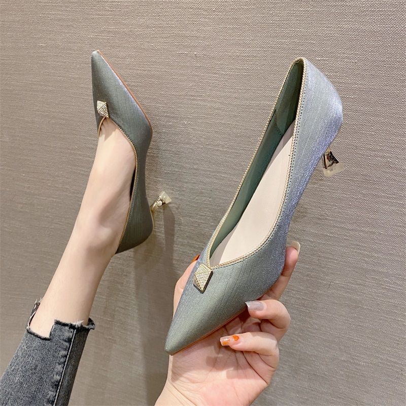 Women's Rhinestone Kitten Heeled Dress Shoes