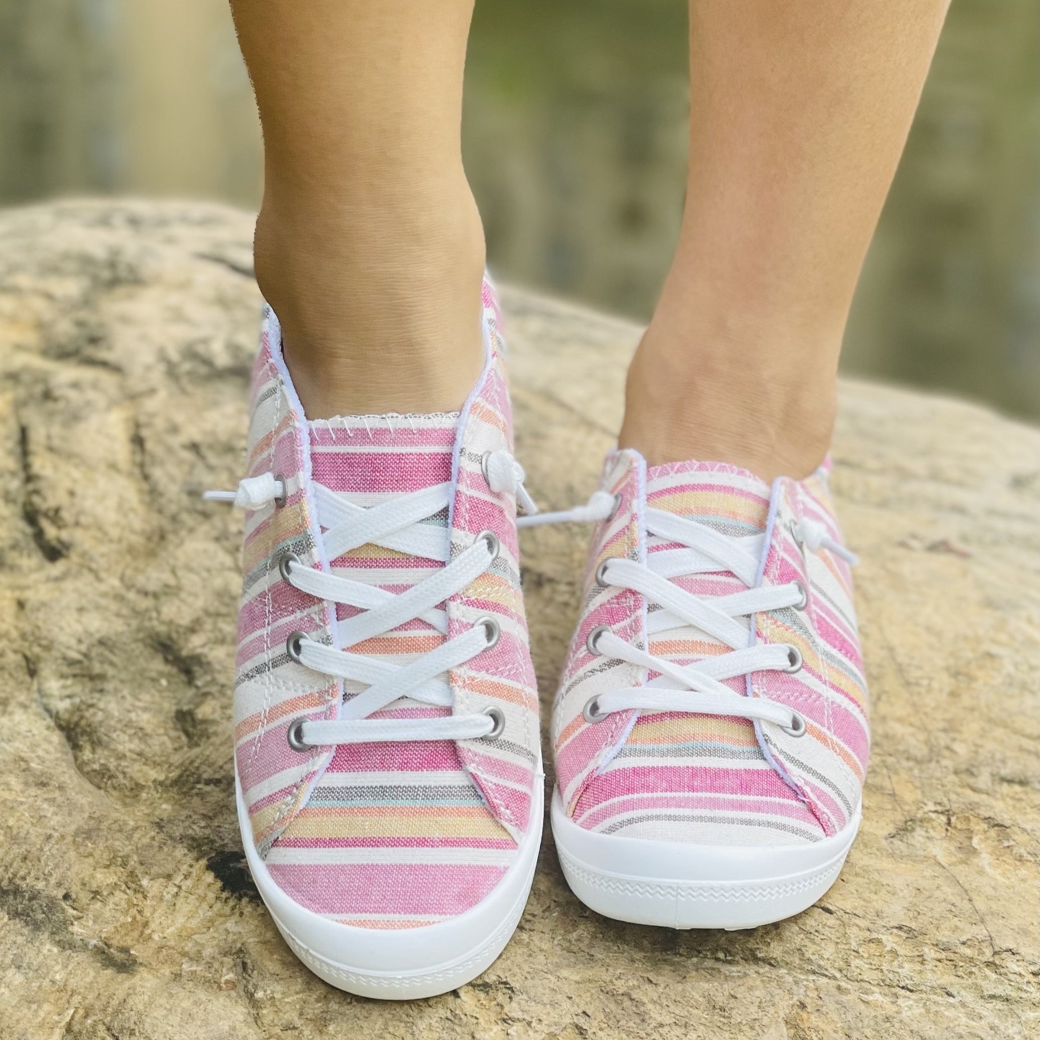 Women's Striped Canvas Low Top Sneakers Lightweight Outdoor Shoes