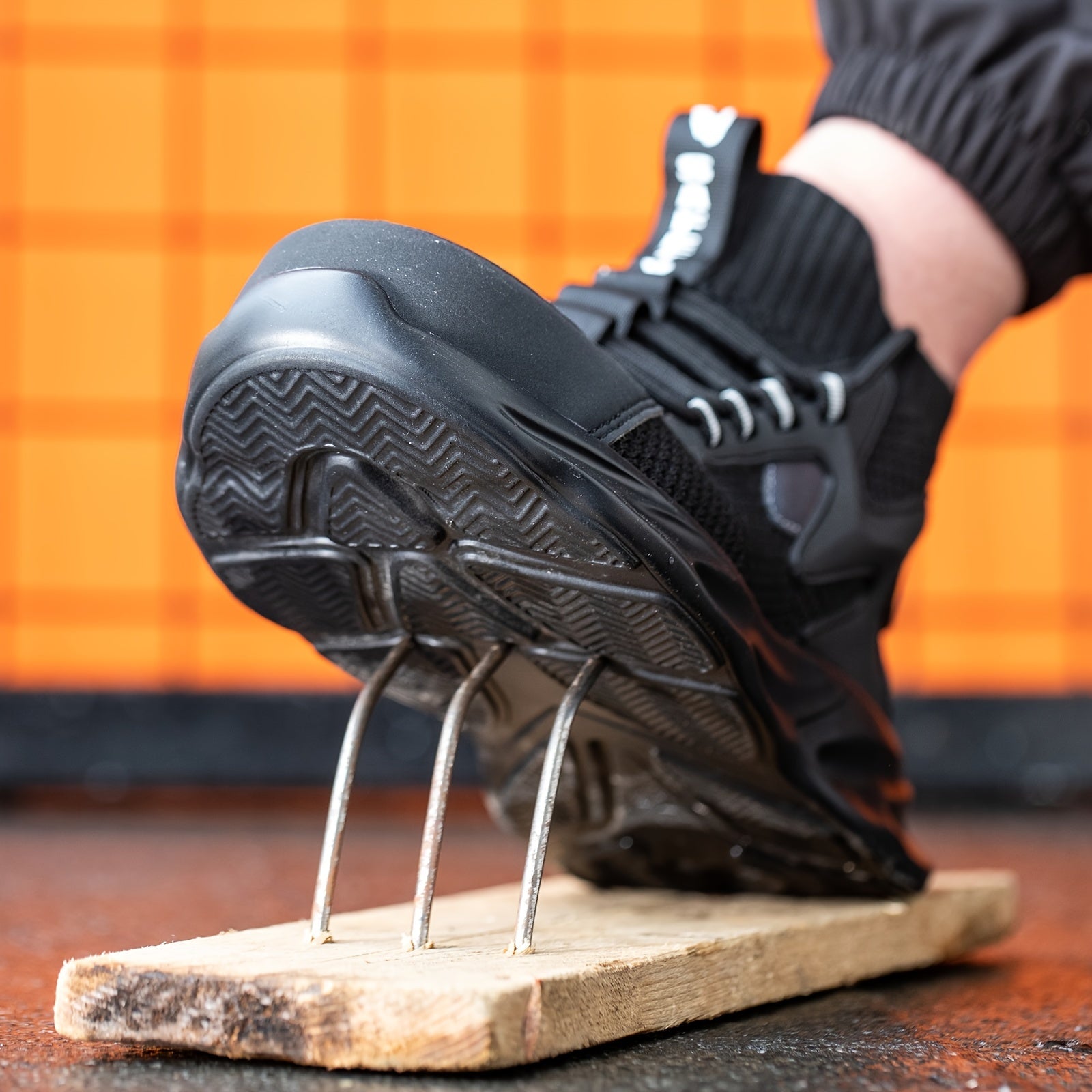 Men's Steel Toe Work Safety Shoes Puncture Proof Anti skid Work Sneakers