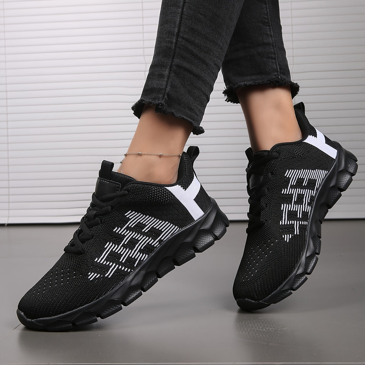 Breathable Flying Woven Running Shoes Wear Resistant Non Slip Sneakers