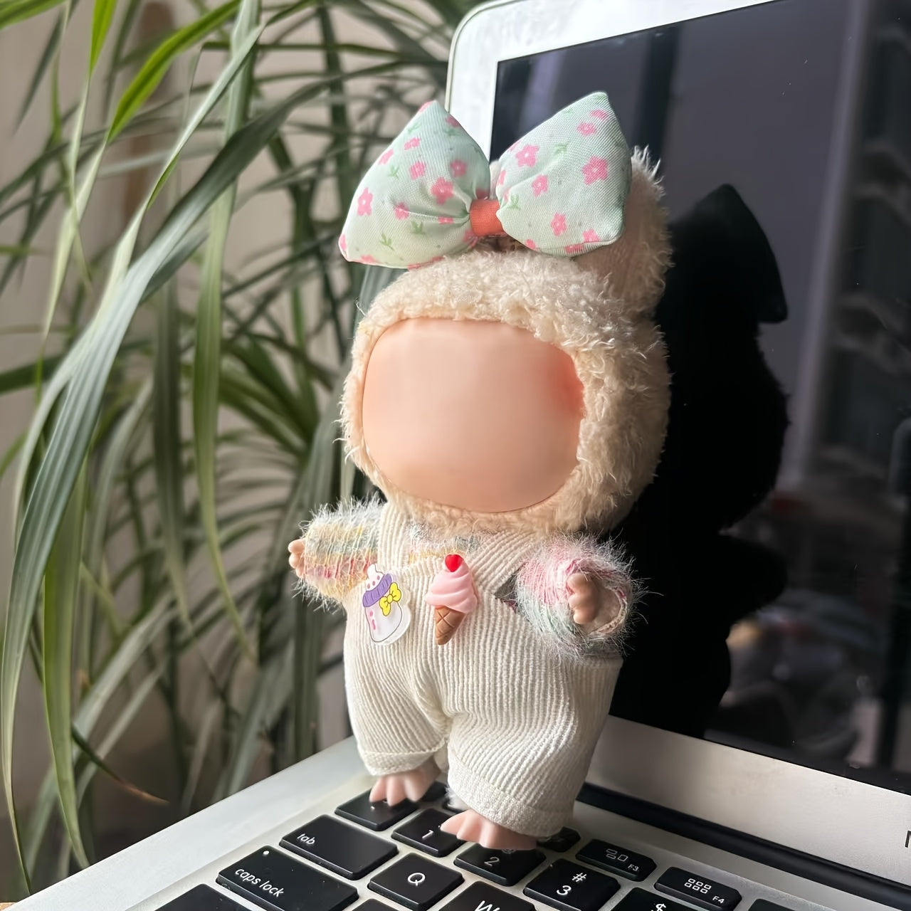 Labubu Dolls Winter Outfit with Bow Mittens & Ice Cream