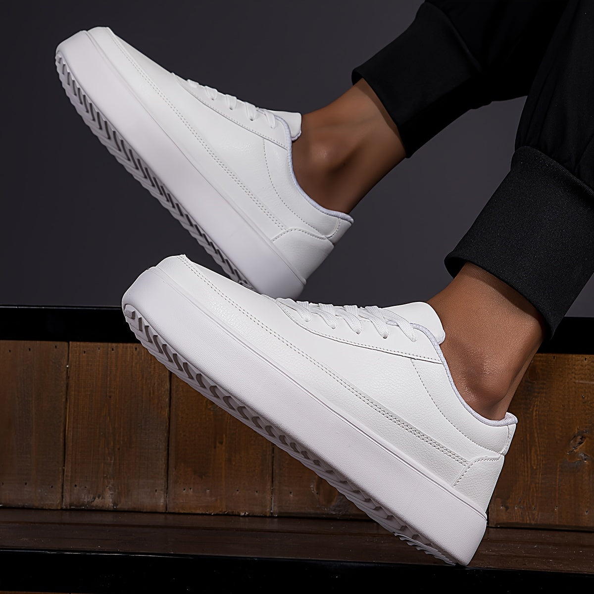 Men's Comfy Skate Shoes Anti Skid Breathable Lace Up Platform Sneakers