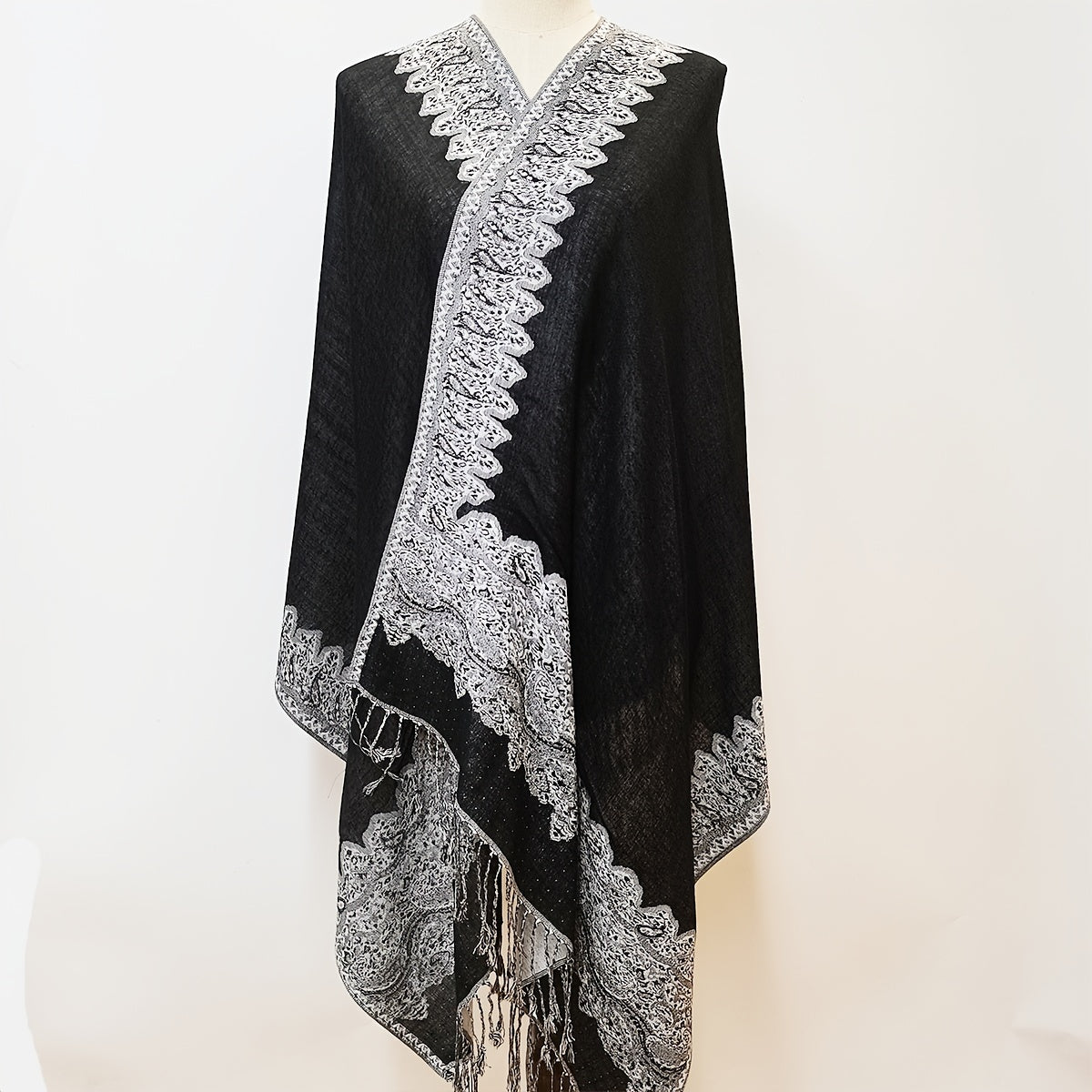 Large Tassel Scarf Jacquard Vintage Shawl Windproof Wrap
