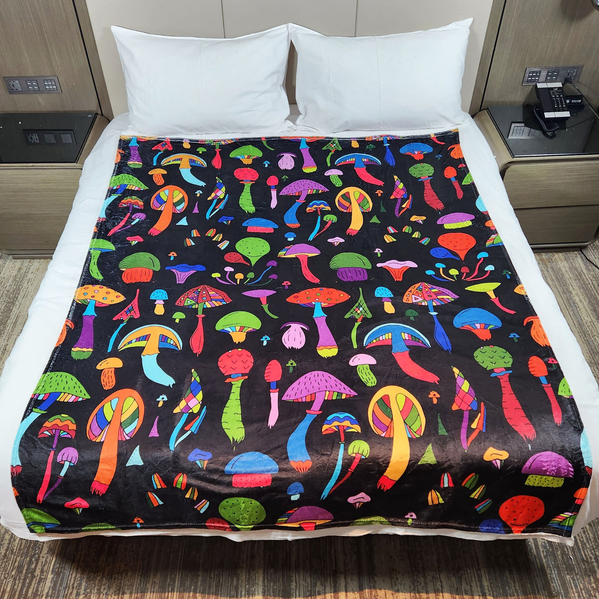 Cartoon Mushroom Print Flannel Blanket for Home and Travel