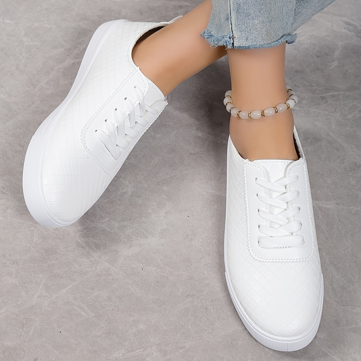 Women's Lace Up Sneakers Low Top Flat Skate Shoes Non Slip Student Shoes