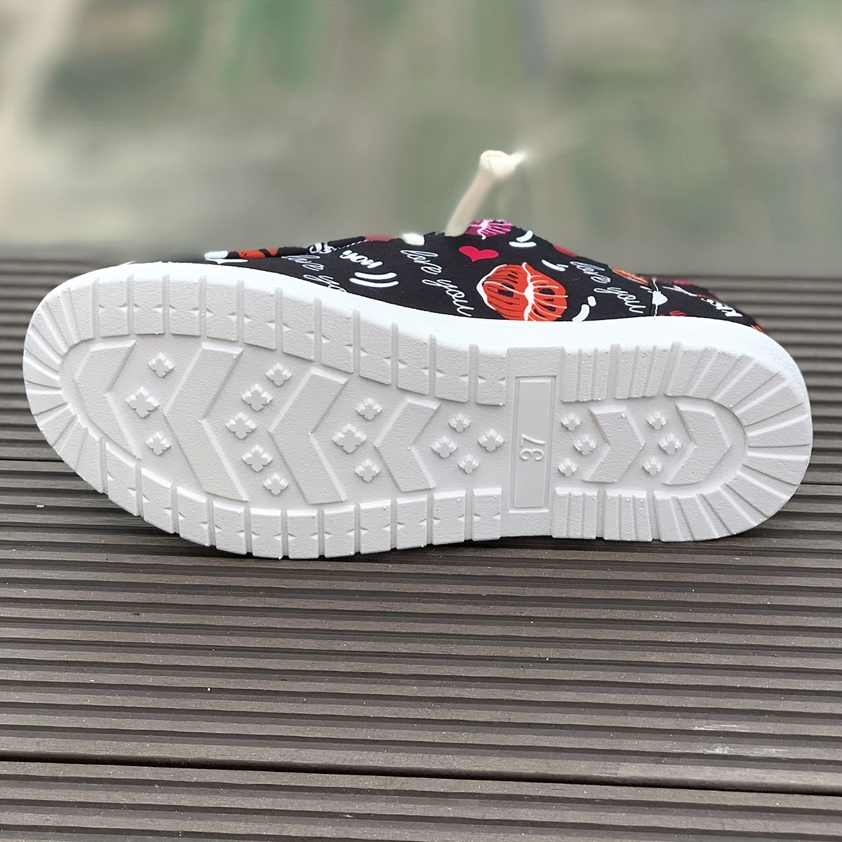 Women's Skate Shoes with Heart & Lips Pattern, Lace-up Canvas