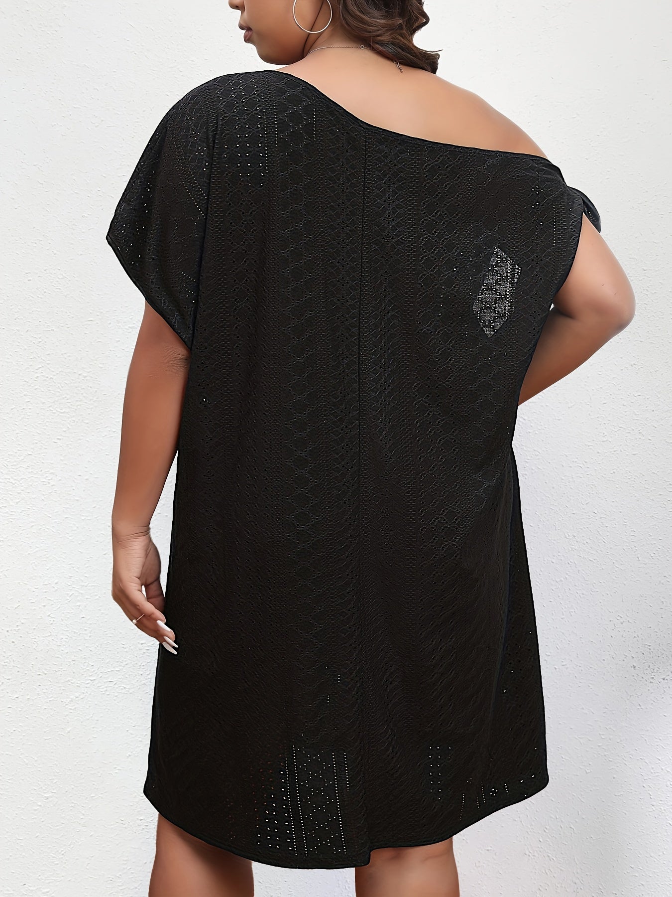  Casual Dress Women's Plus Plain Eyelet Embroidered Dress