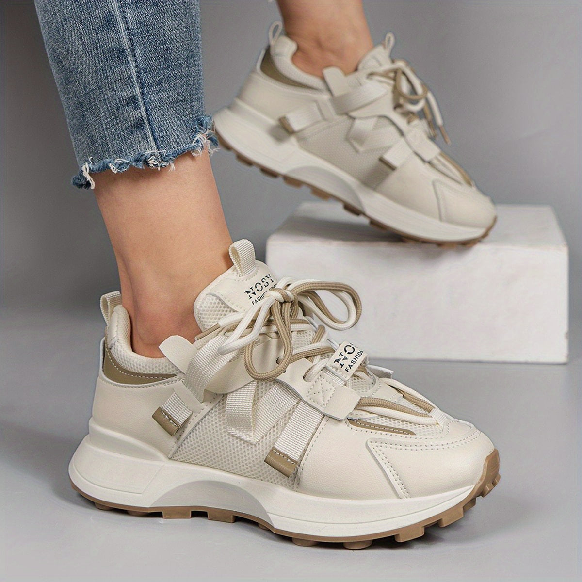 Women's Breathable Mesh Platform Sneakers Casual Lace Up Outdoor Shoes