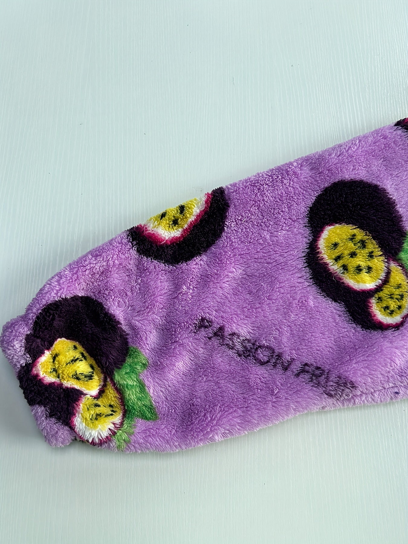  Passion Fruit Pattern Fuzzy Fleece Hooded Wearable Blanket