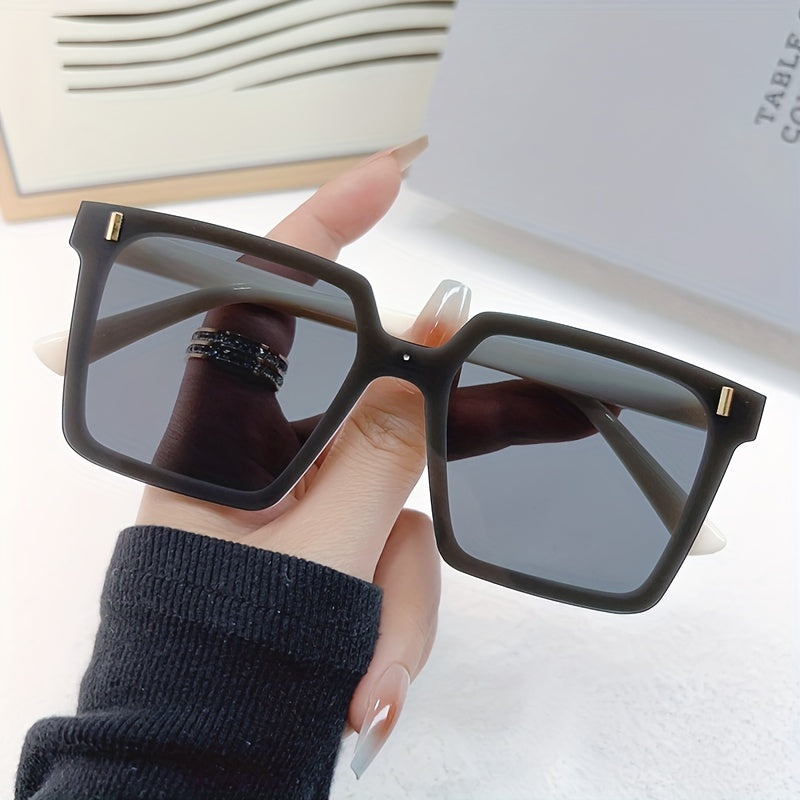 Square Sunglasses Men Women Rivet Anti Glare UV400 Sun Shades Glasses