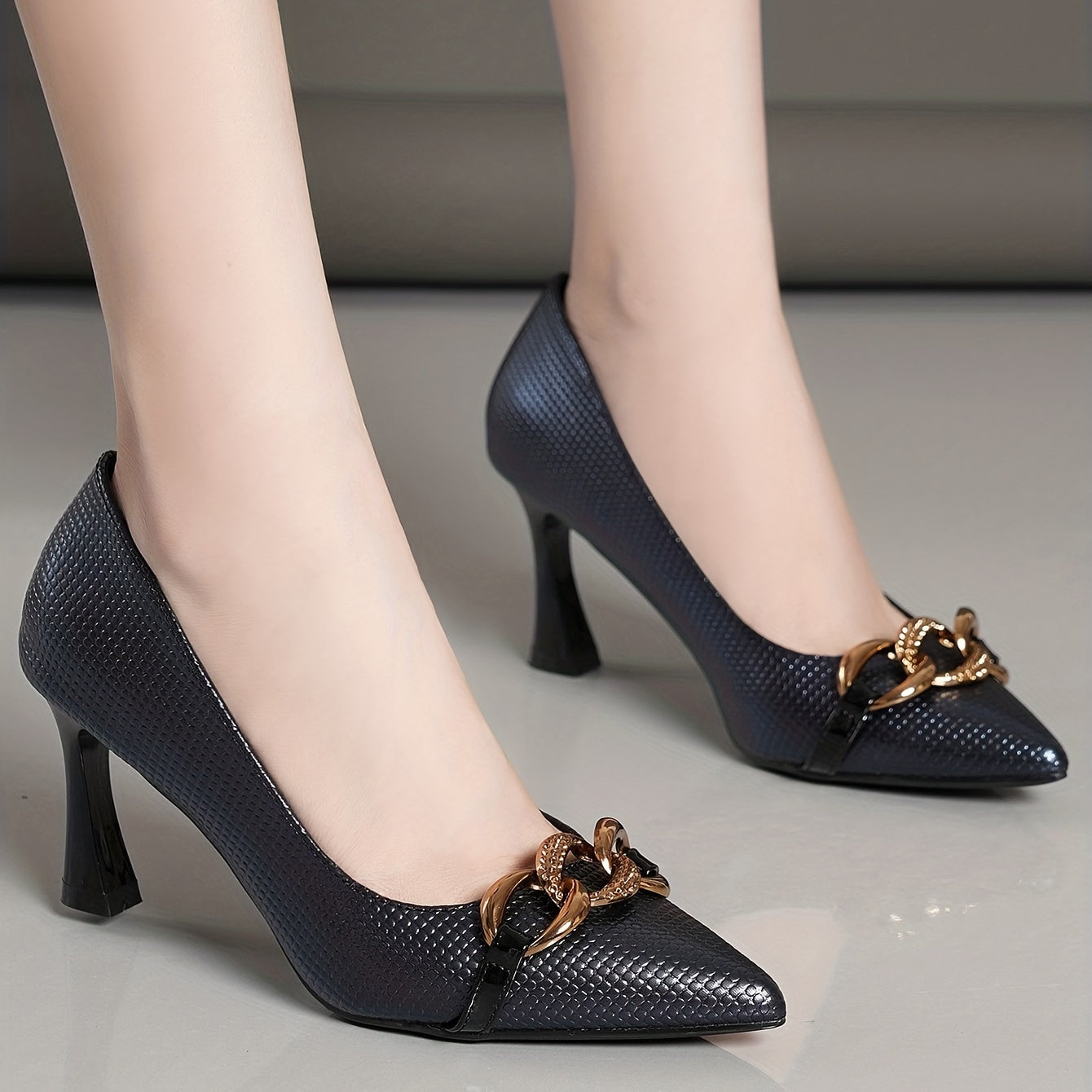 Women's Chain Decor Pyramid Heels Crocodile Pattern Pumps