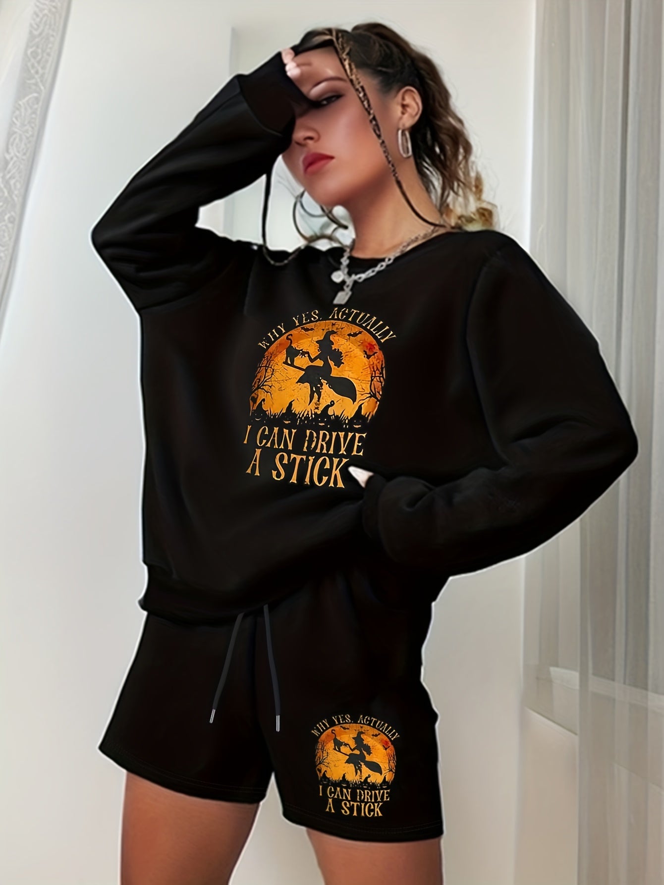  Halloween Women's Graphic Sweatshirt & Shorts Set