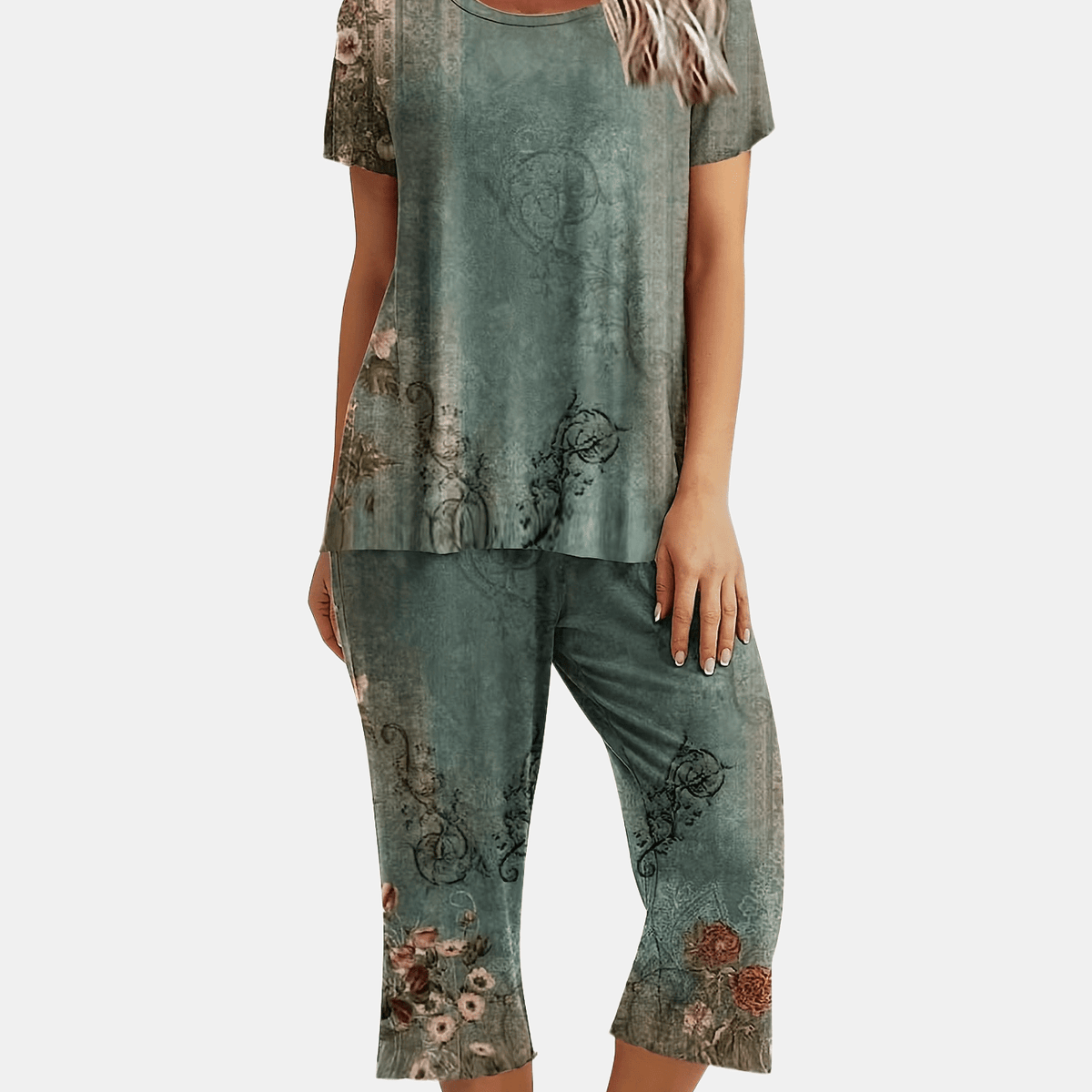 Floral Print 2pc Set Short Sleeve T shirt & Capris Pants Outfit