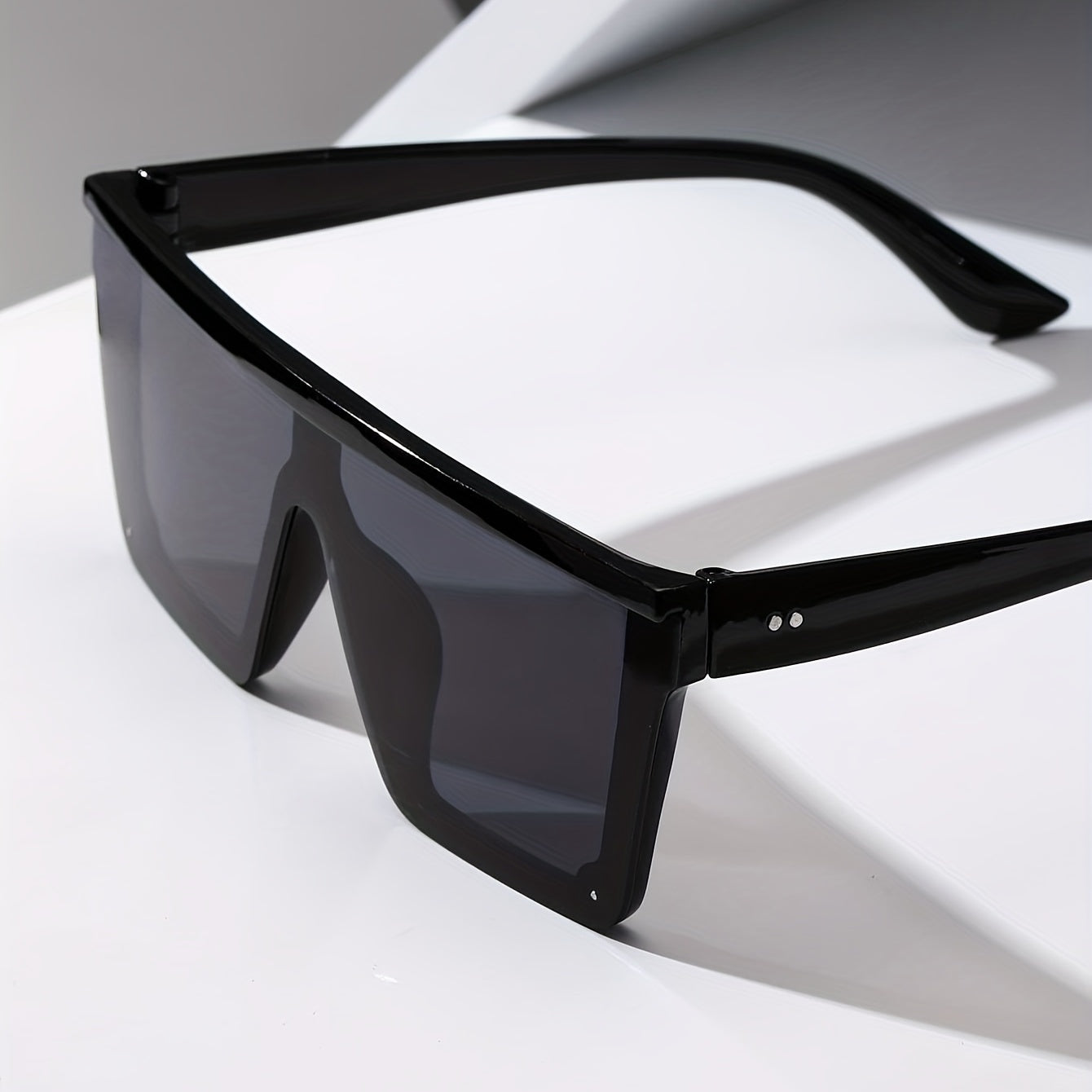 Square Frame Sunglasses UV400 Rivet Decor Minimalist Outdoor Eyewear