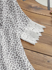  Ditsy Floral Print Lace Trim Short Sleeve Top
