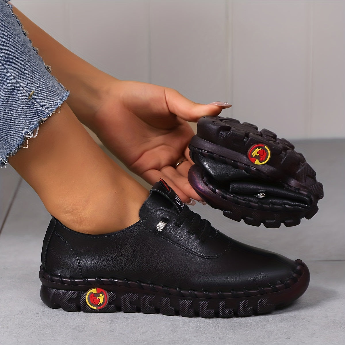 Women's Casual Flat Sneakers Soft Sole Low Top Shoes Comfy Slip On