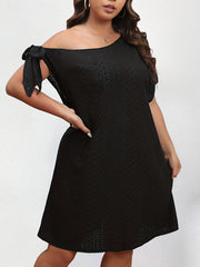  Casual Dress Women's Plus Plain Eyelet Embroidered Dress