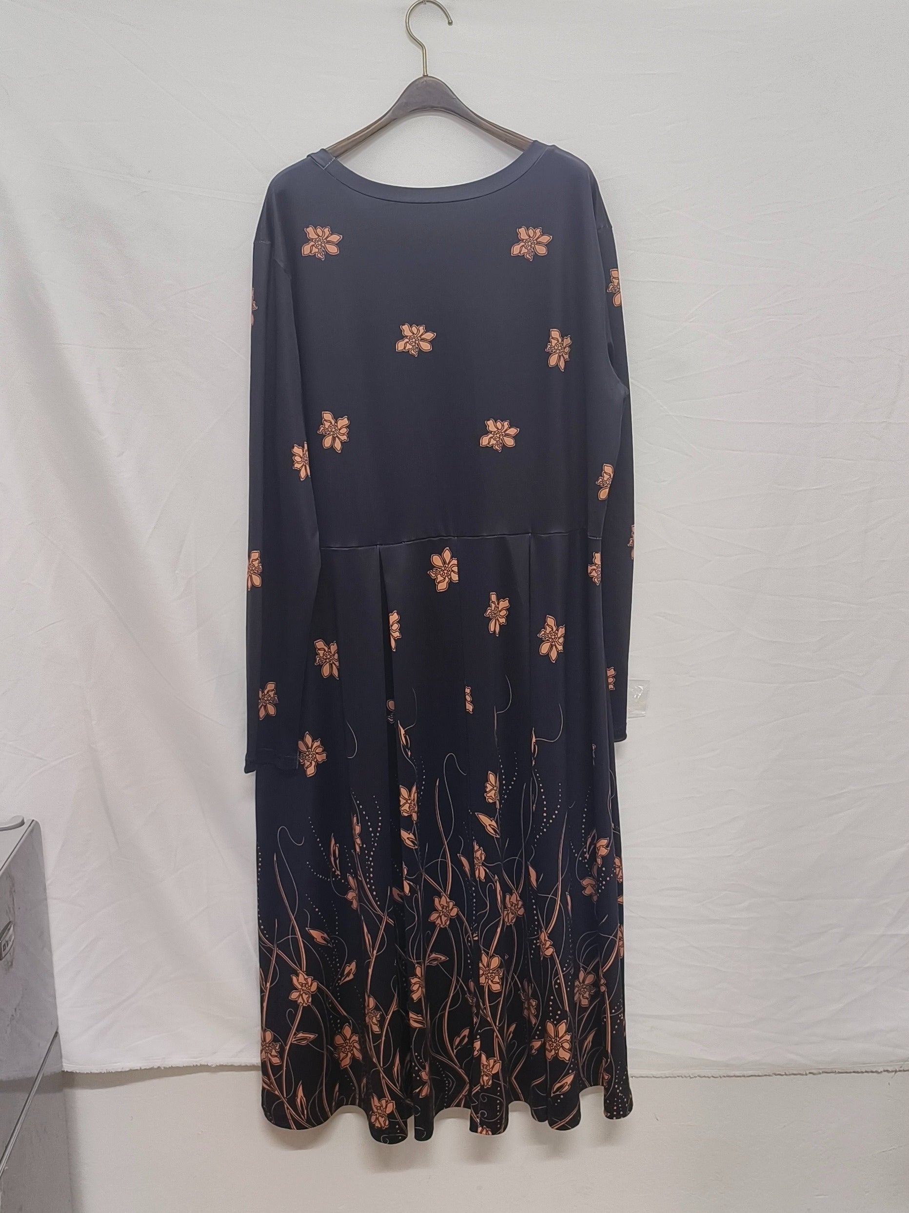  Floral Print Long Sleeve Round Neck Midi Dress